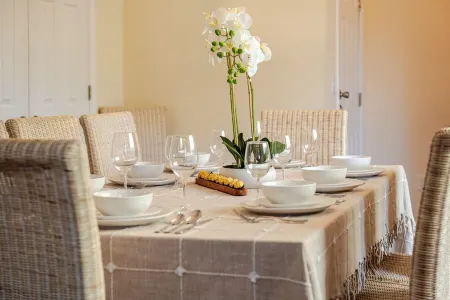 Spacious villa in the heart of Pocono w Game room near casino,Kalahari,Ski,pools