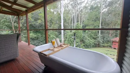 Eucalyptus Escape - Privacy in the Hinterland