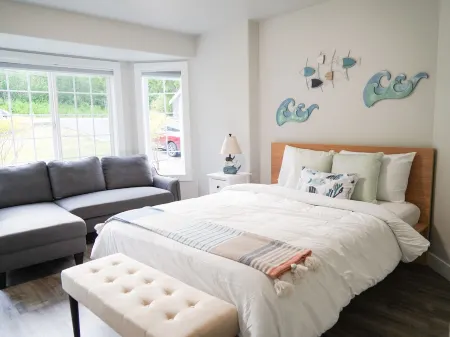 Sunrise@Potlatch-Waterfront Luxury Home Hood Canal