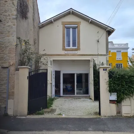 Beach House - Proche Port et mer Отели рядом с достопримечательностью «courseulles»