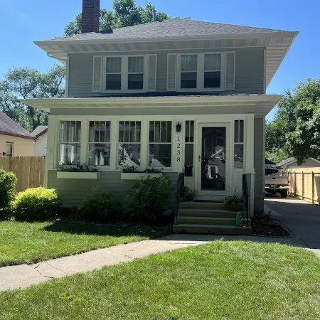Charming 4 bedroom, 2 bath home near dowtown Fargo.