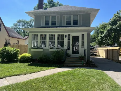 Charming 4 bedroom, 2 bath home near dowtown Fargo.