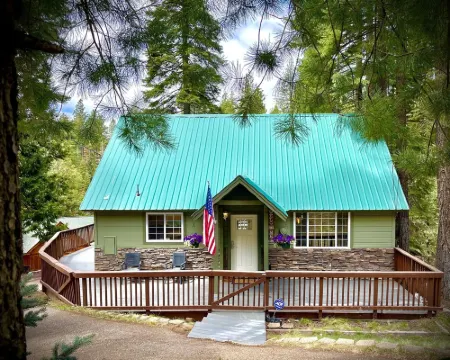 Almanor Lake House, Beach, Dock and Mooring Ball. 플러머스 카운티 호텔