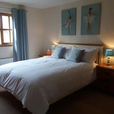 set in stunning countryside and only 1 mile from the surfing beach of Bantha Hoteles en Kingsbridge