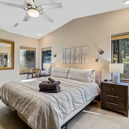 Slippery Rock Vacation Home - sleeps 9