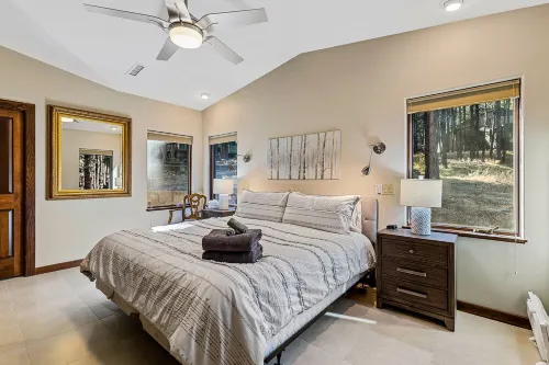 Slippery Rock Vacation Home - sleeps 9