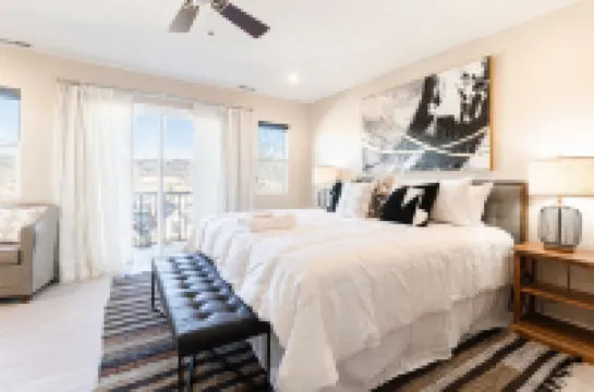 3 Story River facing deck-3 miles to Cincinnati