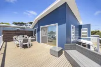 Bayview Retreat - A perfect spot for your next family beach holiday Hotels in Surf Beach