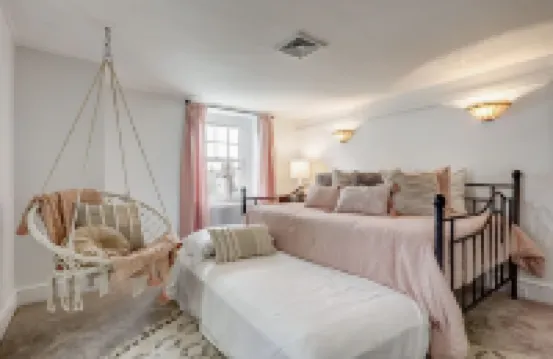 Apple Blossom Suite /Cozy Family Friendly Farm Stay/4 Bedrooms