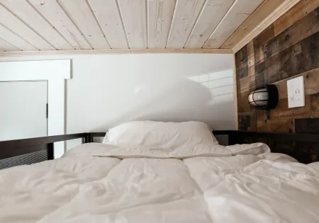 Industrial Luxury apartment - Newly remodeled and Sparkling clean!