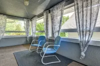 Historic Home in the Heart of the City on Street Car Line