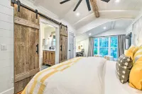 Exquisite Cottage in the Heart of Downtown!