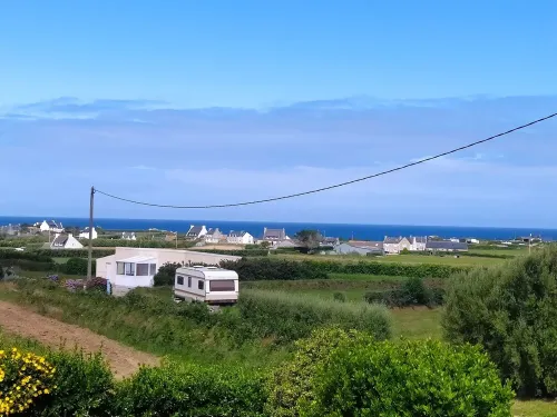 Furnished, 2 stars, with sea view Hotels in Plouescat