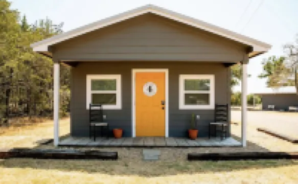 04 Bluemoon - Carmine Cottage with a Country View