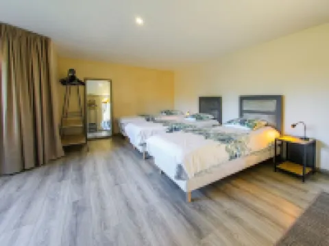 House ☆☆☆ in Landrellec, recent renovation, feet in the water. Hotels in Pleumeur-Bodou