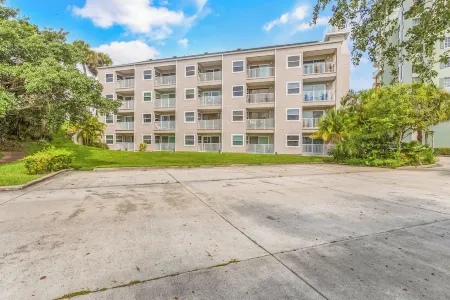 Haven Harbor Getaway Отели в г. Мельбурн