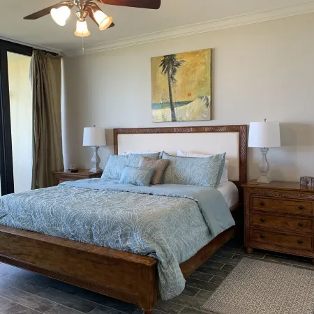 Beautiful Condo with Beach Front View    2 Pools