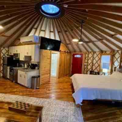 Newly Listed Yurt in Hocking County Rooms