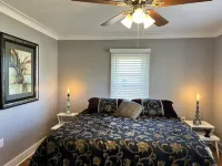 Charming 3-bedroom house in delightful Advance with AC, WiFi Hotels in Stoddard County