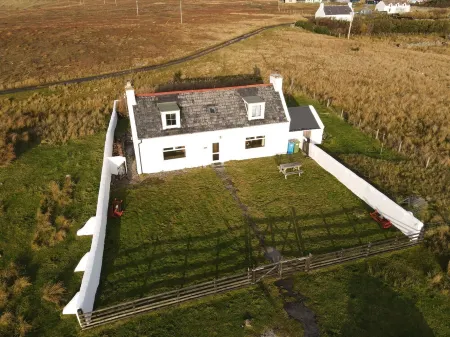 Traditional Highland Cottage With Stunning Panoramic Mountain And Sea Views