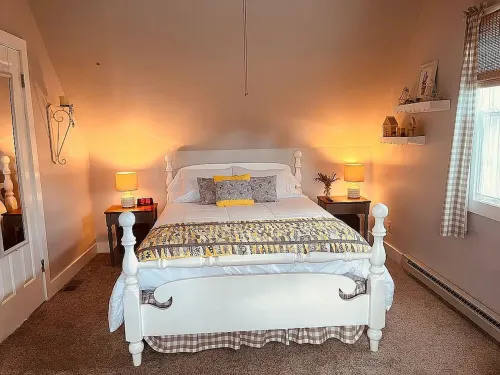 Relax and enjoy this Country Charm!