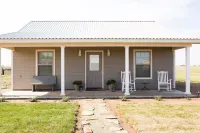 Beautiful New Guesthouse, Cottage Style,  Close to Palo Duro Canyon & WTA&M Hotels near Crossroads country church
