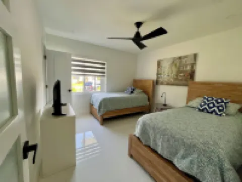 CocoMango Villa Miami Hotels near Oleta River State Park