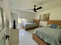 CocoMango Villa Miami Hotels near Sandspur Island