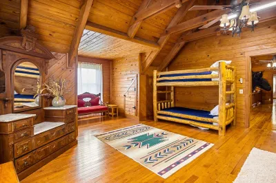 Beautiful Mountain View log cabin