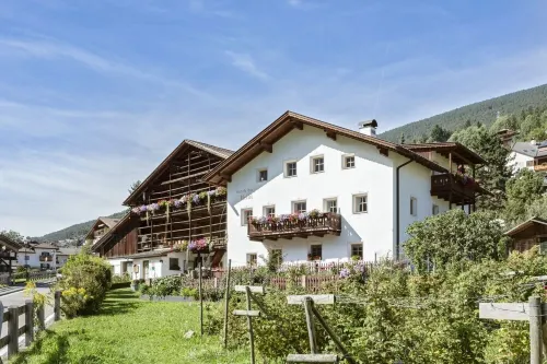 Centrally located, family-friendly apartment in the middle of the Dolomites