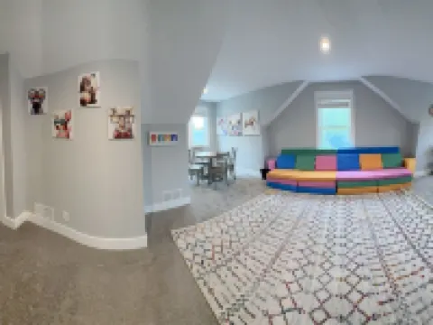 6-bedroom vacation home just a 5-minute walk to Lake Michigan 卡斯科酒店