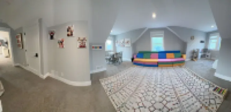 6-bedroom vacation home just a 5-minute walk to Lake Michigan