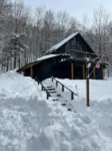 Black Dog Lodge - Ski Chalet centered between Okemo and Killington Mt.