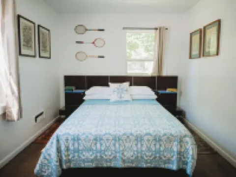 Charming Cottage w/ HOT TUB - 5 Min from LAKE MICHIGAN! Hotels in Lake Charter Township