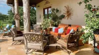 Private Vacation Studio Apartment sleeps 10 -12 people. Your own small oasis.