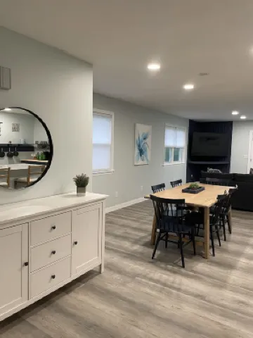 Lake House Artistic Spa-Like Retreat - Quiet Peaceful cul-de-sac - Pet-Friendly!