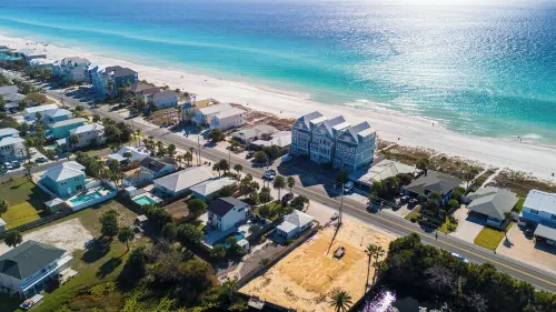 Southern Colour, A Stylish Coastal Beach Retreat Across From the Beach!