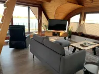 Familien-apartment Direkt am Wasser Hotels in Brake