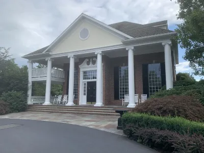 Carriage House on Country Estate - minutes from 6 wedding venues