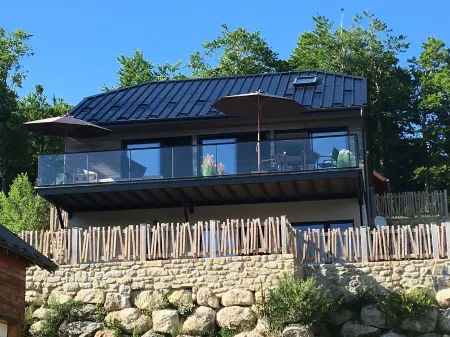 CHALET IN THE HEART OF AUBRAC