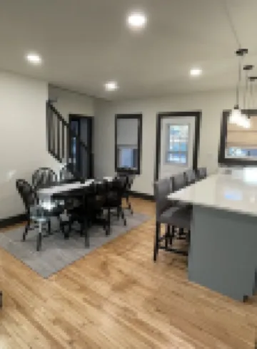 Newly remodeled Farmhouse with Country Charm!Sleeps 10 people comfortably