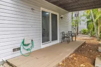 Winter Escape to Sunny 🏝️ 5 min walk to beach!