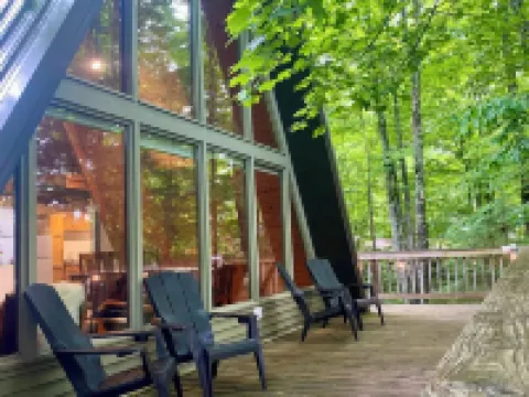 Apres’ Haus: Comfy A-Frame centrally located in Whitecap Village with fireplace Hotels in Iron County