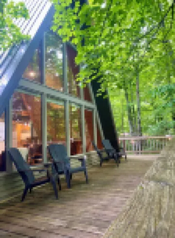 Apres’ Haus: Comfy A-Frame centrally located in Whitecap Village with fireplace