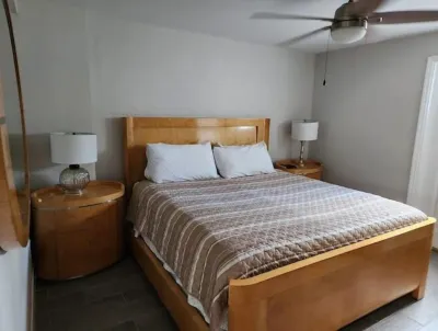 Royal Palm flat