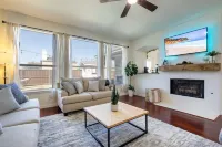 Lone Star Oasis! Near UNT - Heated Pool, Spa, King Bed, Incredible Location!
