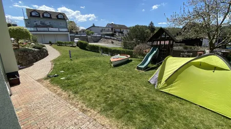 Large vacation apartment (120m²) with "beautiful view" Garden with playground Отели в г. Вальдек