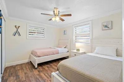 Sunny Escape in Pinellas Park