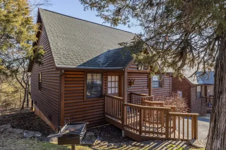 "The Constitution" Luxury Cabin at Branson Woods Resort