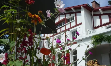 G1 Apartment with beautiful terrace between Grenoble and Chamrousse Отели в г. Сен-Мартен-д'Ирьяж